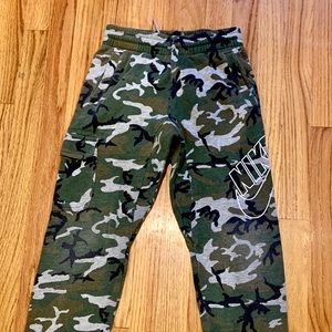 Nike Youth Slim Jogger Sweatpants Camo M 10-12y